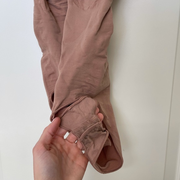 SKIMS Sculpting Bodysuit with Snaps in Sienna Small - Picture 7 of 8